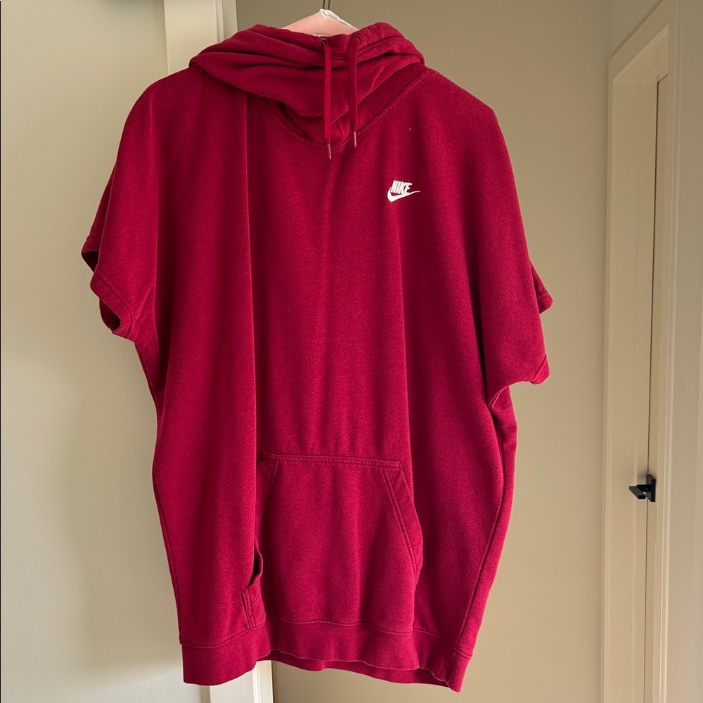 Nike oversized short sleeve sweatshirt hoodie. Sz Medium. Red